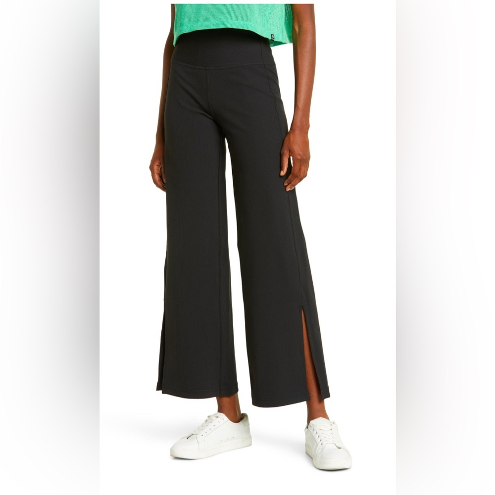 Zella NWOT High Waisted Ribbed Wide Leg Pants